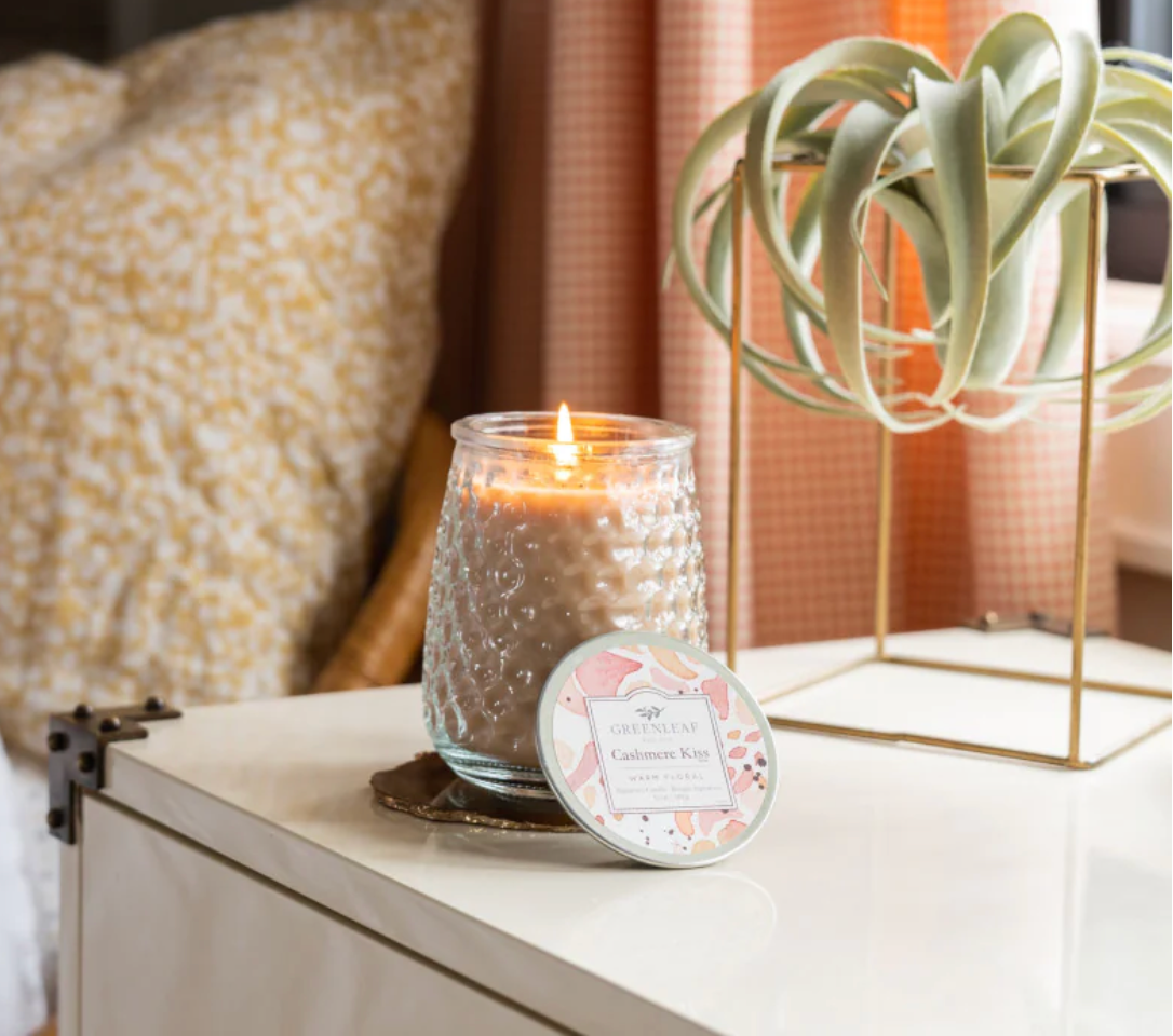Signature Candle Cashmere Kiss Scent